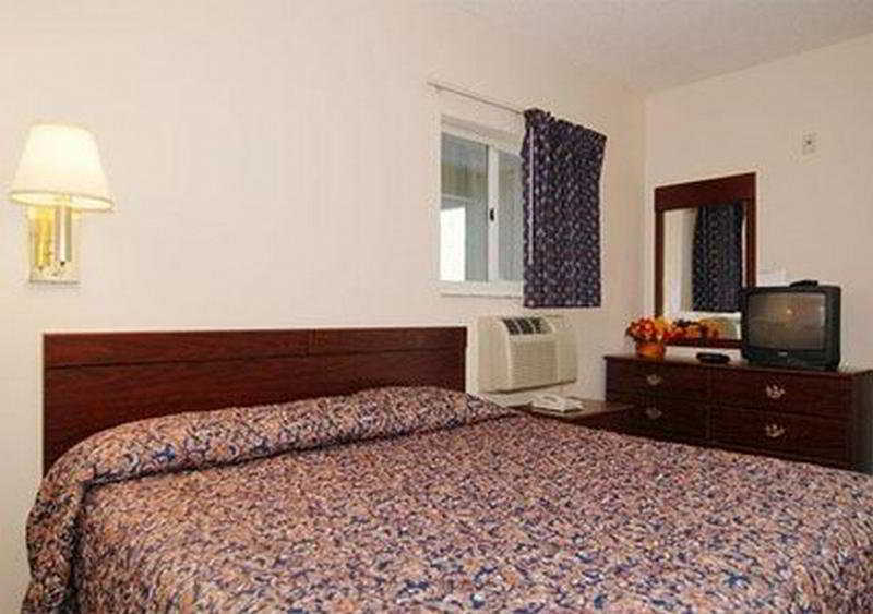Daytona Beach Extended Stay Hotel Room photo